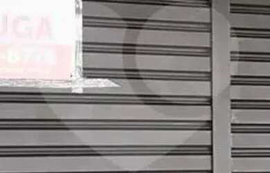 Imagem: O depósito possui 2 Vagas na garagem e 150m² de Área e está