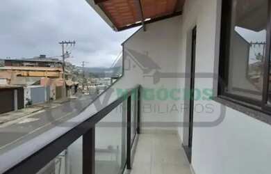 Imagem: A casa possui 3 Dormitórios, 2 Banheiros, 2 Vagas na garagem