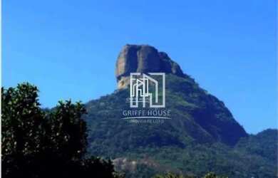 Imagem: O terreno possui 3739m² de Área e está localizado em Itanhangá