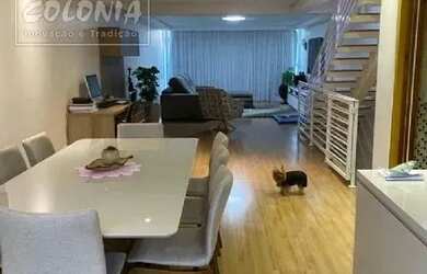 Imagem: A casa possui 3 Dormitórios, 4 Banheiros, 5 Vagas na garagem