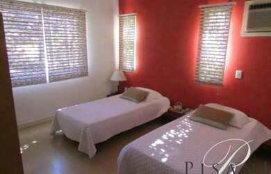 Imagem 16: Vargem Pequena, casa cinematografica em condominio conceituado