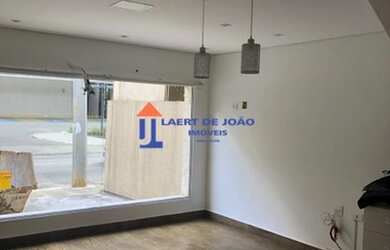 Imagem: O depósito possui 3 Vagas na garagem, 200m² de Área e está