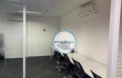 Imagem: O depósito possui 2 Vagas na garagem, 68m² de Área e está