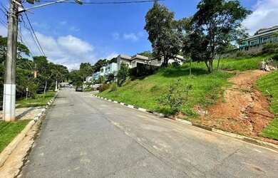 Imagem: O terreno possui 700m² de Área e está localizado em Jardim