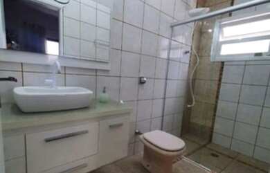 Imagem: A casa em condomínio possui 3 Dormitórios, 3 Banheiros, 3