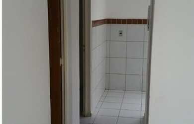 Imagem: A casa possui 3 Dormitórios, 2 Banheiros, 1 Vaga na garagem