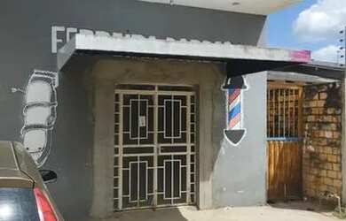 Imagem: A casa possui 1 Dormitório e 1 Banheiro e está localizado