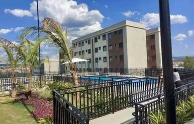 Imagem: O apartamento possui 2 Dormitórios, 1 Banheiro, 1 Vaga na garagem