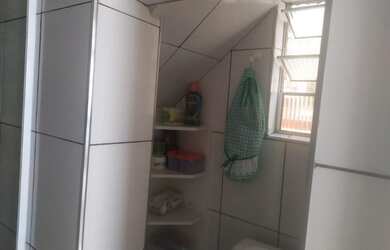 Imagem: A casa possui 4 Dormitórios, 3 Banheiros, 5 Vagas na garagem