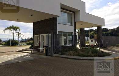 Imagem: A casa em condomínio possui 3 Dormitórios, 2 Banheiros, 2