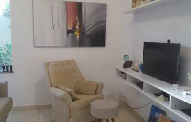 Imagem: A casa possui 4 Dormitórios, 4 Banheiros, 2 Vagas na garagem