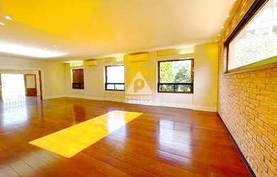 Imagem 2: Obra de arte espetacular com vistas deslumbrantes e em alto nível de...