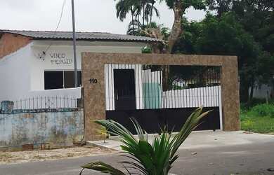 Imagem: A casa possui 1 Dormitório, 1 Banheiro, 2 Vagas na garagem