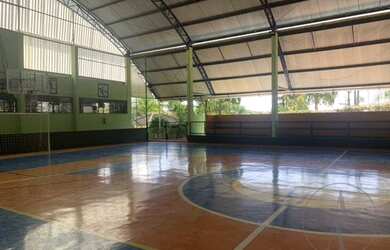 Imagem: A casa em condomínio possui 3 Dormitórios, 1 Banheiro, 4 Vagas