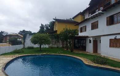 Imagem: A casa em condomínio à venda possui 4 Dormitórios, 2 Banheiros