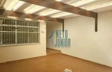 Imagem: A casa possui 3 Dormitórios, 2 Banheiros, 2 Vagas na garagem