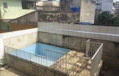 Imagem 7: Casa em vista alegre. Piscina, Churrasqueira, Varandae130m² de Área