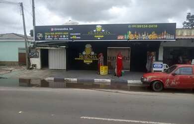 Imagem: A casa possui 4 Dormitórios, 4 Banheiros, 4 Vagas na garagem