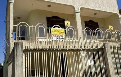 Imagem: A casa possui 5 Dormitórios, 4 Banheiros, 3 Vagas na garagem