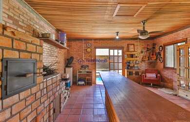 Imagem 2: Casa em Hípica. Piscina, Churrasqueira, VarandaeGuarda roupa