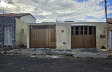 Imagem: A casa possui 2 Dormitórios, 1 Banheiro, 55m² de Área e