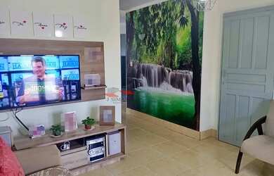 Imagem: A casa possui 3 Dormitórios, 2 Banheiros, 2 Vagas na garagem