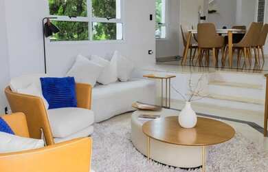 Imagem: A casa em condomínio possui 4 Dormitórios, 5 Banheiros, 380m²