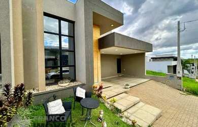 Imagem: A casa em condomínio possui 3 Dormitórios, 4 Banheiros, 2