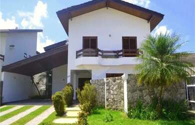 Imagem: A casa para alugar possui 4 Dormitórios, 5 Banheiros, 4 Vagas