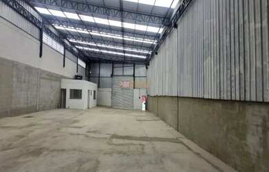 Imagem: O depósito possui 500m² de Área e está localizado em Parque