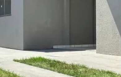 Imagem: A casa possui 2 Dormitórios, 1 Banheiro, 1 Vaga na garagem