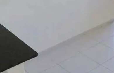 Imagem: A casa possui 2 Dormitórios, 2 Banheiros, 2 Vagas na garagem