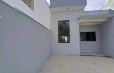 Imagem: A casa possui 2 Dormitórios, 1 Banheiro, 2 Vagas na garagem