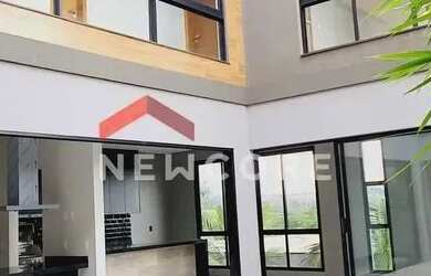 Imagem: A casa em condomínio possui 5 Dormitórios, 5 Banheiros, 4