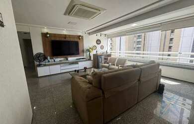 Imagem: O apartamento possui 3 Dormitórios, 3 Banheiros, 2 Vagas na