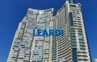 Imagem: O depósito possui 4 Vagas na garagem e 104m² de Área e está