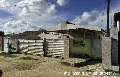Imagem: A casa possui 2 Dormitórios, 1 Banheiro, 1 Vaga na garagem