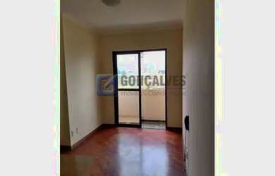 Imagem: O apartamento possui 3 Dormitórios, 1 Banheiro, 1 Vaga na garagem