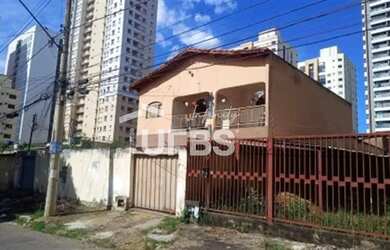 Imagem: A casa possui 3 Dormitórios, 2 Banheiros, 4 Vagas na garagem