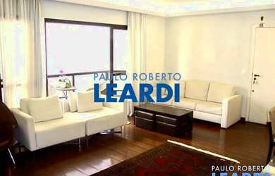 Imagem: O apartamento possui 3 Dormitórios, 3 Banheiros, 2 Vagas na