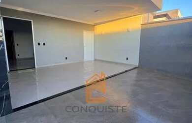 Imagem: A casa possui 3 Dormitórios, 4 Banheiros, 2 Vagas na garagem