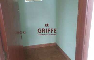 Imagem: A casa possui 3 Dormitórios, 4 Banheiros, 5 Vagas na garagem