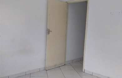 Imagem: A kitnet possui 1 Dormitório, 1 Banheiro, 1 Vaga na garagem