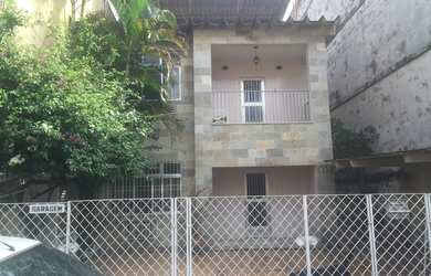 Imagem 1: Casa em vista alegre. Piscina, Churrasqueira, Varandae130m² de Área