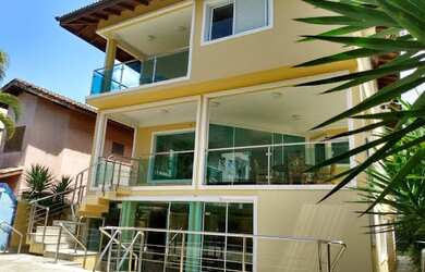 Imagem: A casa em condomínio possui 5 Dormitórios, 5 Banheiros, 5