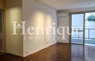 Imagem: O apartamento possui 1 Dormitório, 2 Banheiros, 1 Vaga na garagem