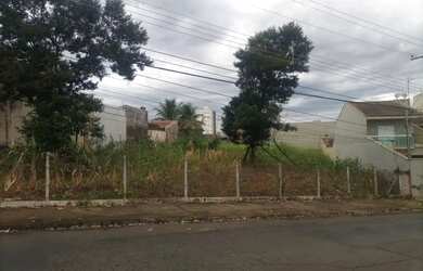 Imagem: O terreno possui 393m² de Área e está localizado em Santa