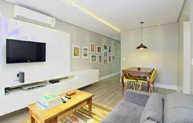 Imagem: O apartamento possui 2 Dormitórios, 1 Banheiro, 1 Vaga na garagem