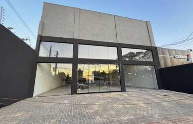 Imagem: O depósito possui 4 Vagas na garagem, 700m² de Área, Imóvel