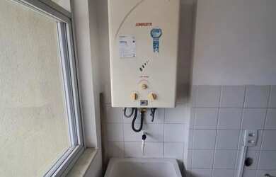 Imagem 6: Imóvel para venda possui 65 metros quadrados com 2 quartos em Centro...